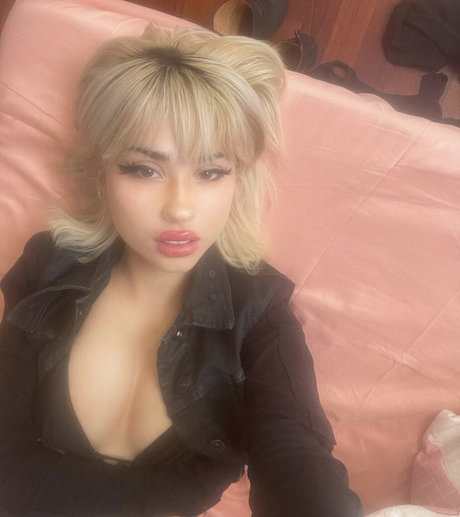 Kehllie pornstar nude photos