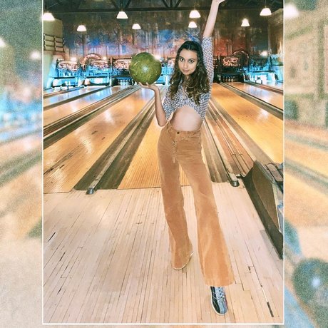 teacher milf onlyfans sexy nude pics