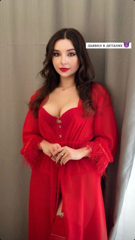 Elena Deligioz naked star archive