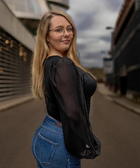 kathi tt8s nude actress photo