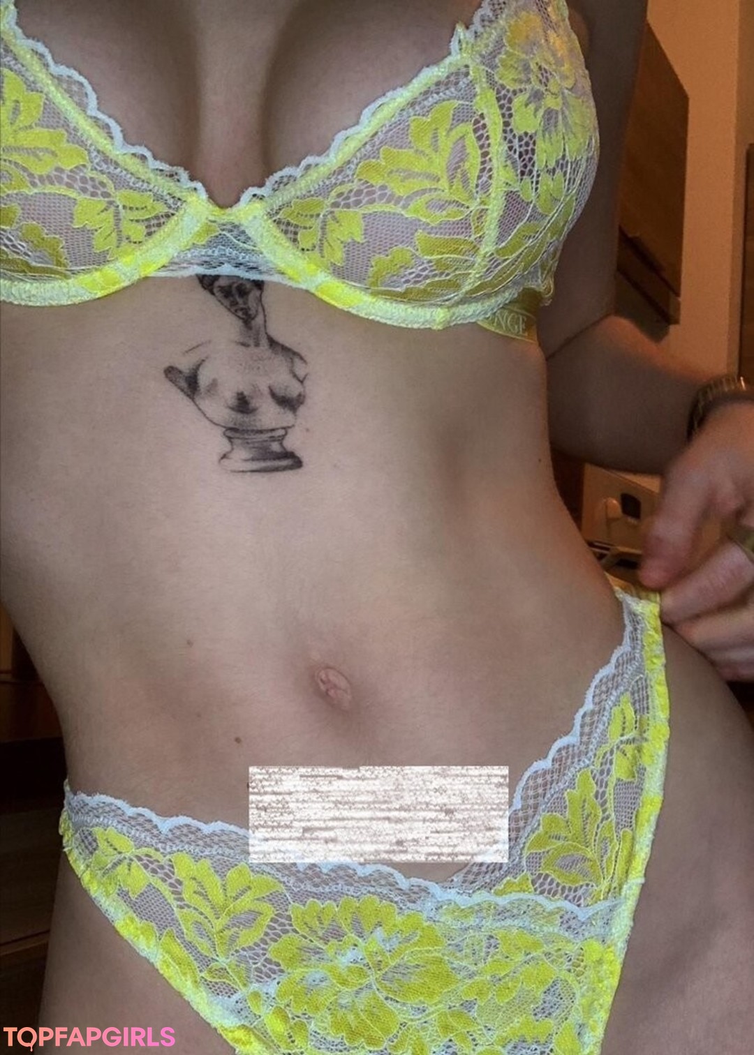 Cap0nce star pornographic photos
