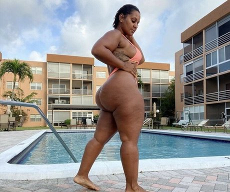 esmy v high quality pornstar pictures