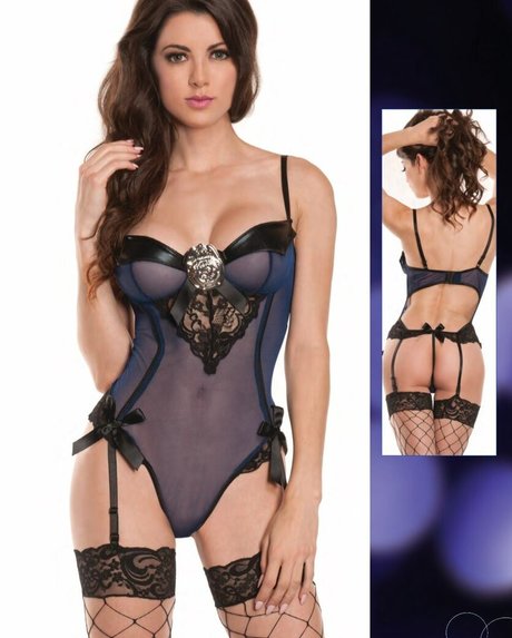 LeeAnna Vamp model hot picture