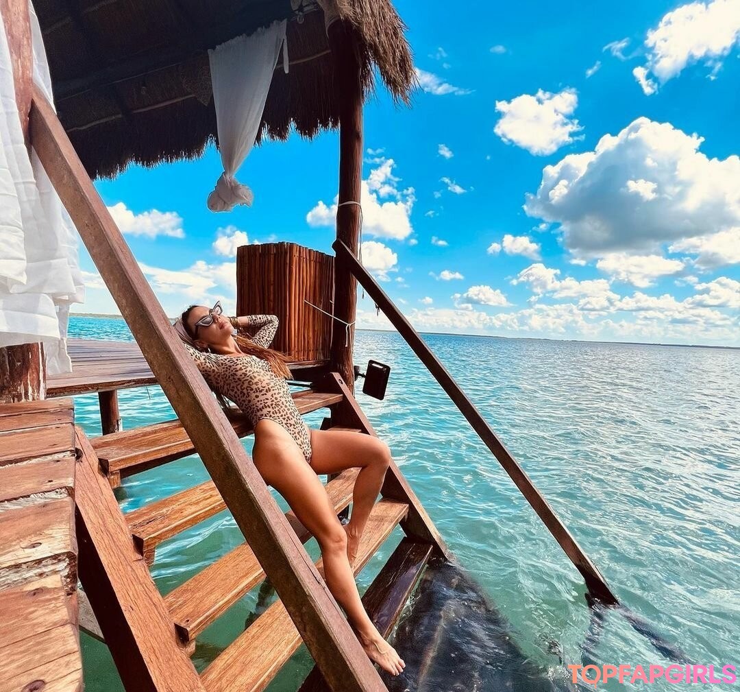 Carolina Gaitan star pretty pics