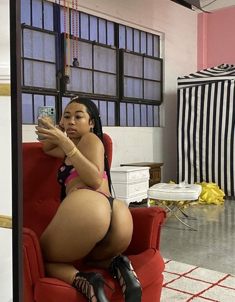 sneakers onlyfans beautiful porn pictures