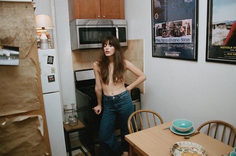 Louise Follain free model pics