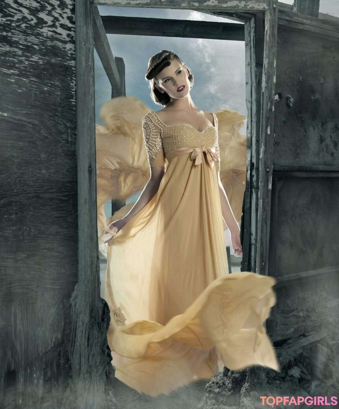 Maggie Grace hot model photos