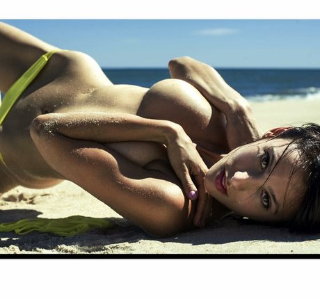 skinny white girl onlyfans naked pic