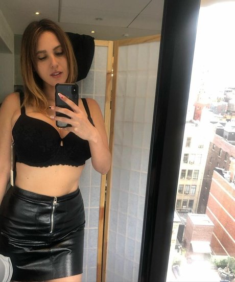 stepdaughter onlyfans nude gallery