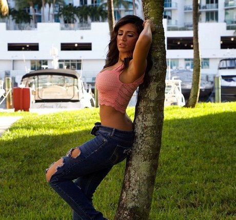 Jazmine r profile image