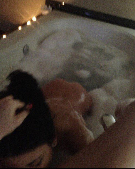 Tzouma Mym sexy star photo