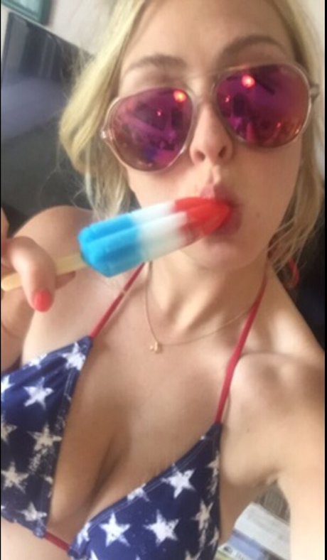 Senator Lauren Book naked model img