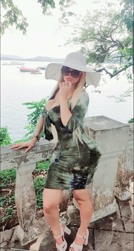 alejandritapty model pictures