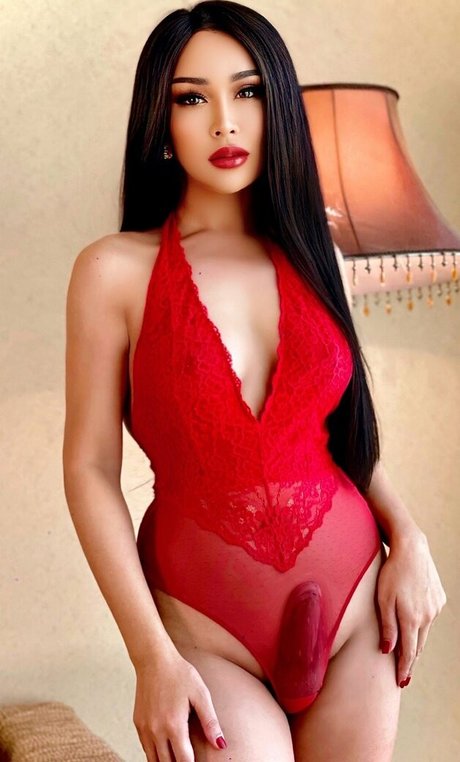 ployshayada top profile image