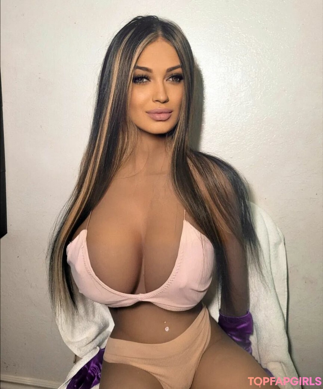 Marela Nova pornstar nude gallery