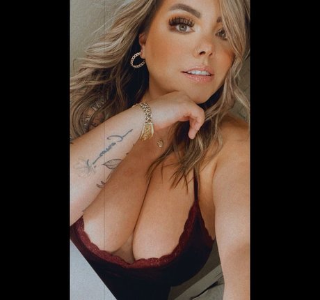 Lilly Zamora nice actress image