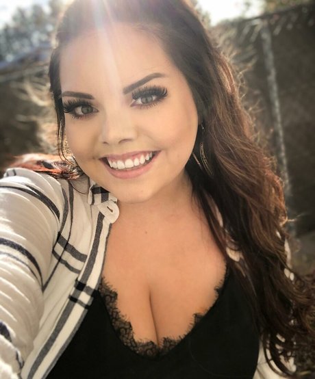 Lilly Zamora beautiful pornstar archive