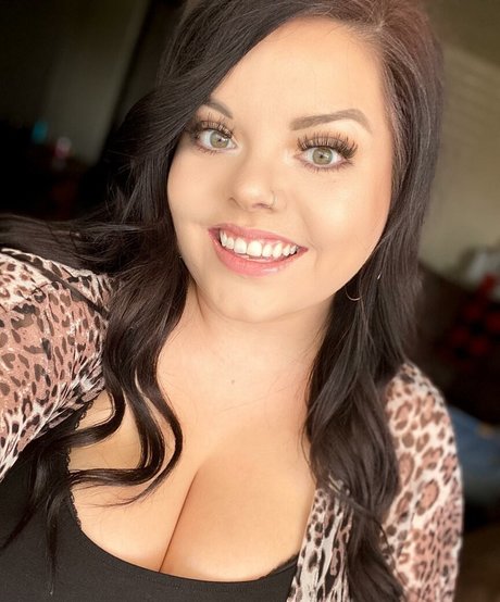 Lilly Zamora pornstar exclusive pics