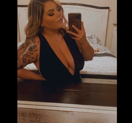 Lilly Zamora model sex photo