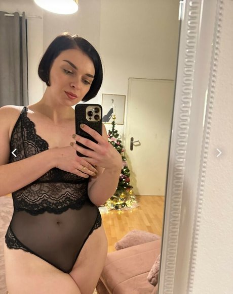 cloebaker model art picture