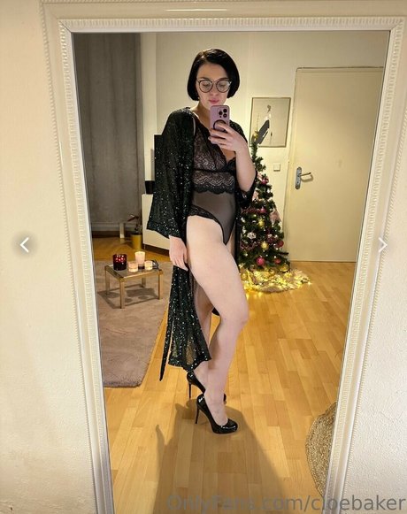 cloebaker art actress pics