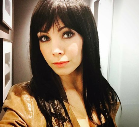 Ksenia Solo pretty actress pictures