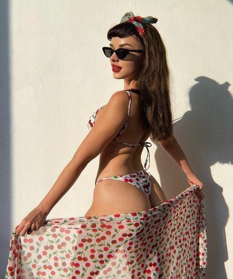 Mamiko pornstar erotic gallery