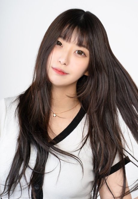 azuan2001 erotic actress picture