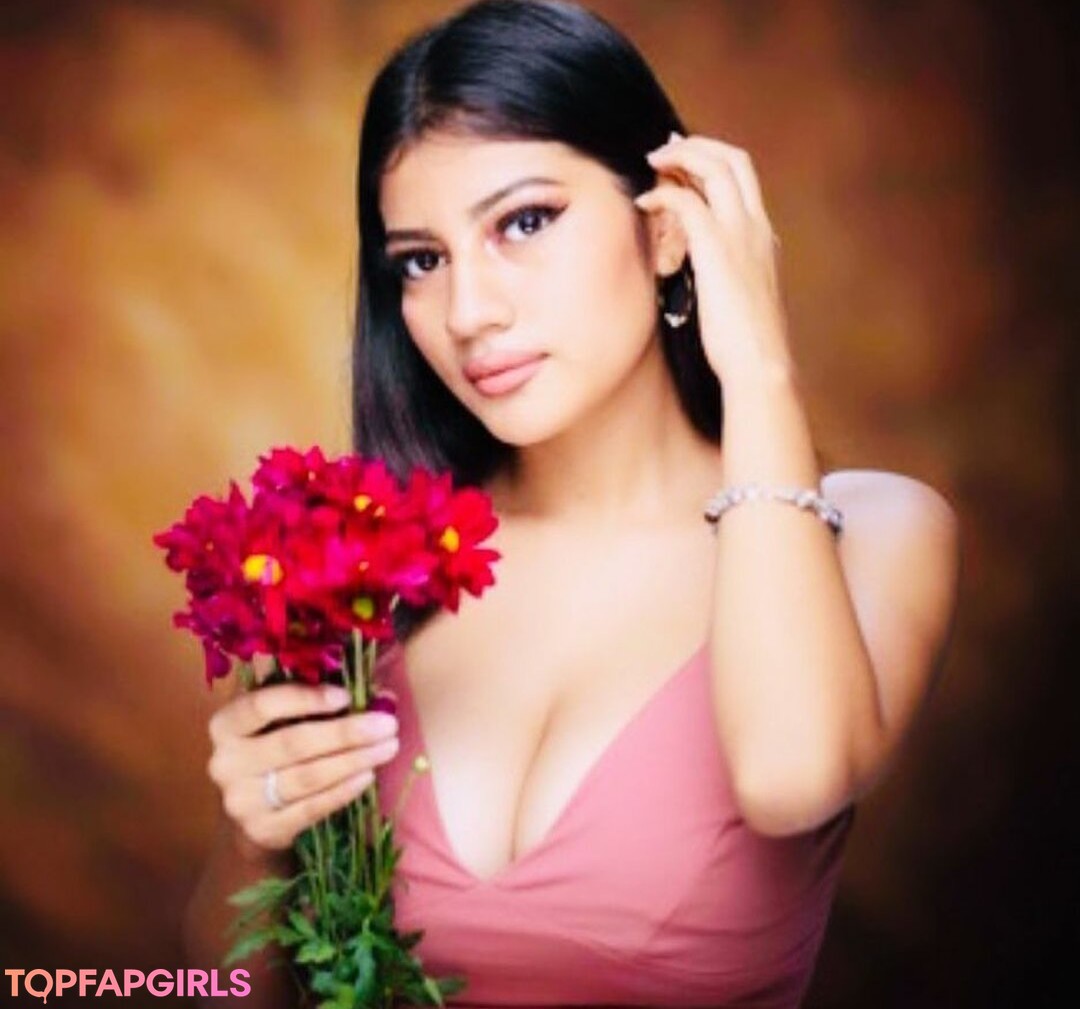 Paola Bustamante art star pics