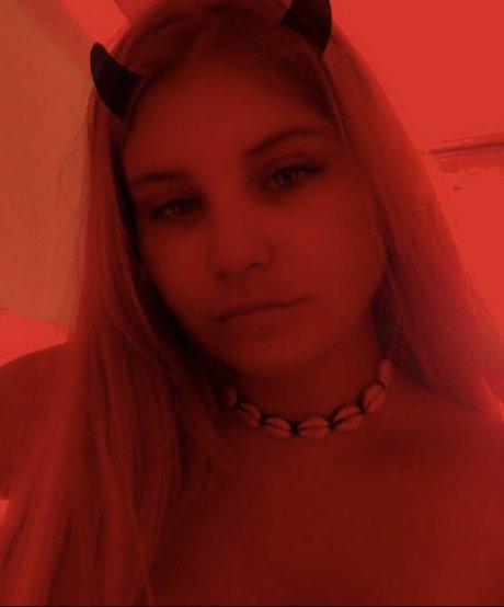 Aline Zwahlen star nice picture