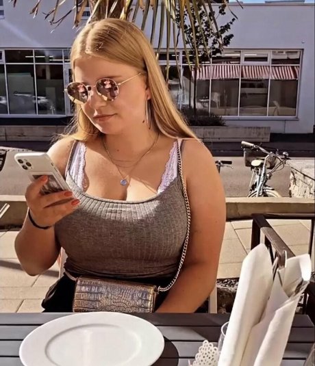 Aline Zwahlen porn star images