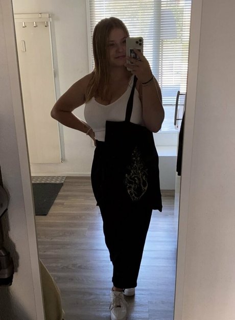 Aline Zwahlen star top photos