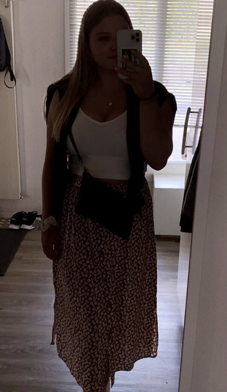 Aline Zwahlen naked model images