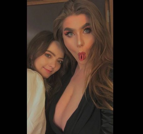 Sophie C hot model gallery