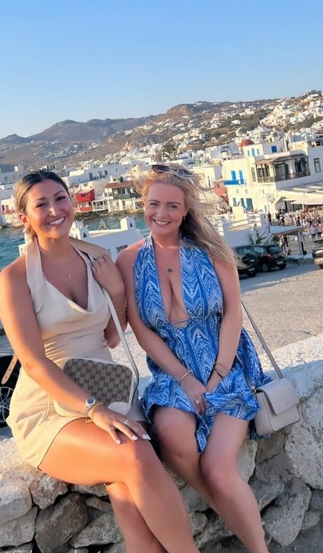 curvy lesbian onlyfans porn gallery