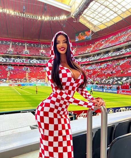 Knoll Doll pretty pornstar photo