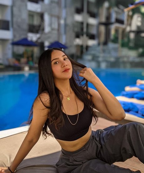 Anya Geraldine model pictures