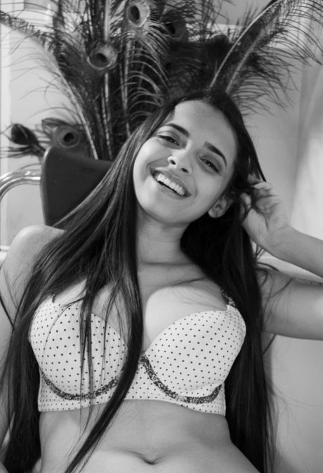 Valeria Rey pornographic model archive