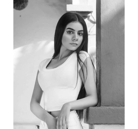 daaisygz hot star photo