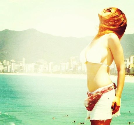 Kami Queiroz naked actress image