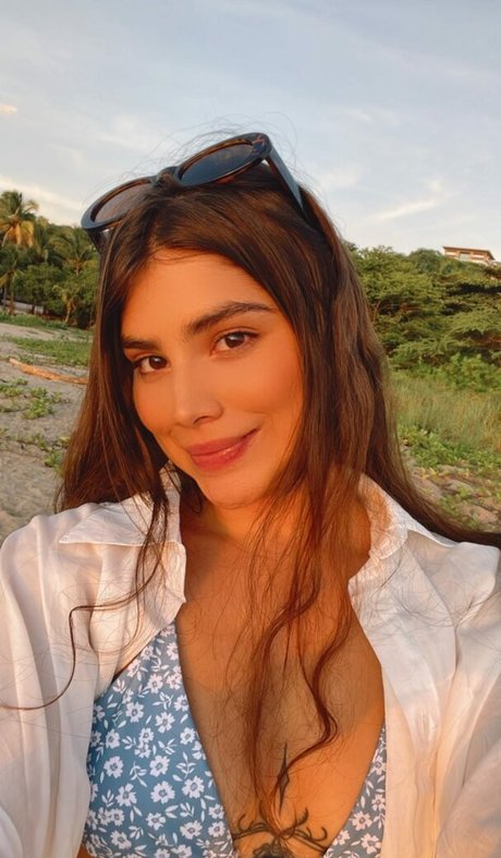 daniii bee1999 beautiful model photos