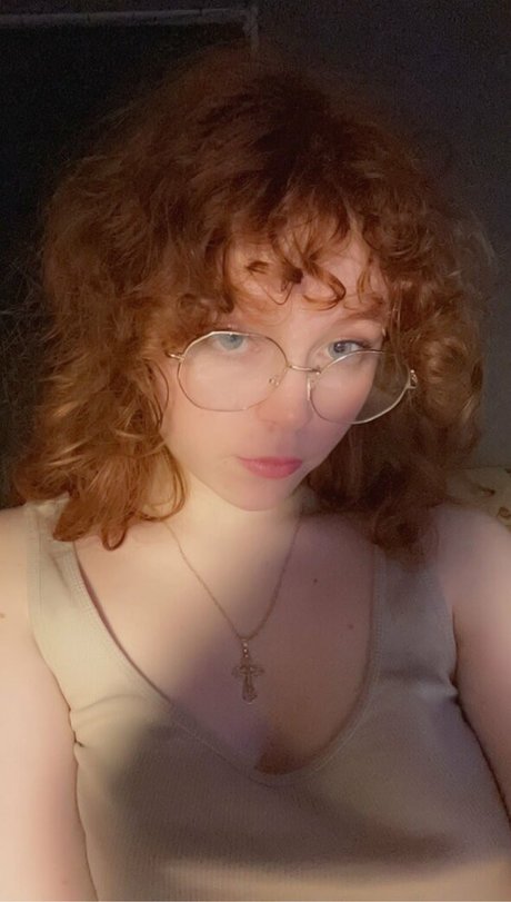 Strawberry Vi free model pics