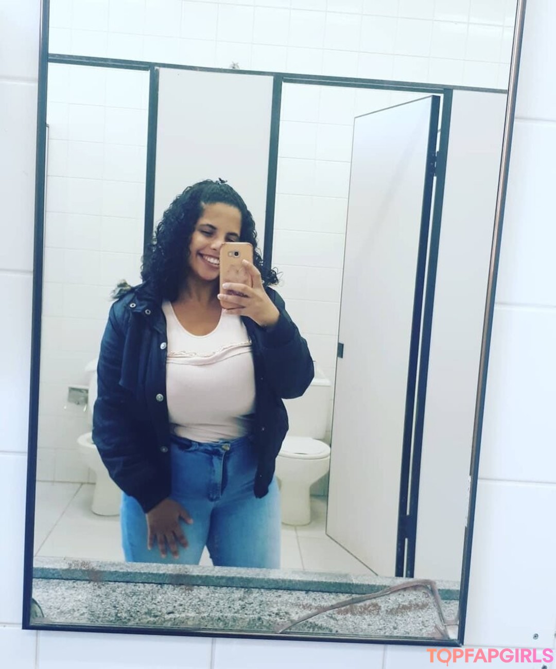 Mayla Coimbra sex model image