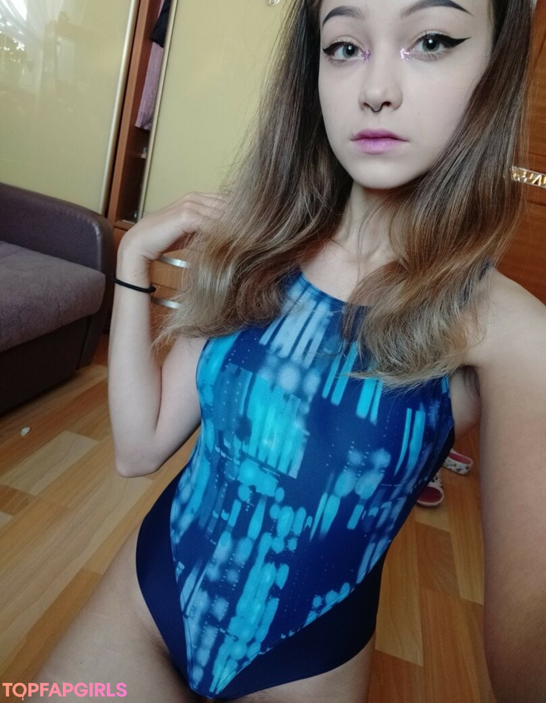 Tinybabyflower nudes model image