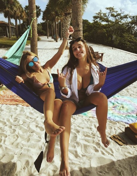 brunette petite onlyfans sexy nude photos