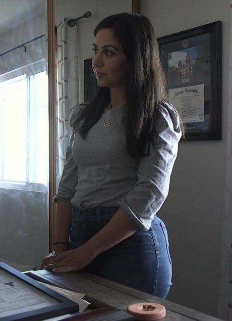 Dena TakruriAJ_ profile image