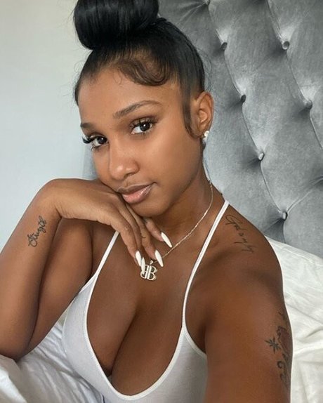 lesbian strapon onlyfans sexy nude photo