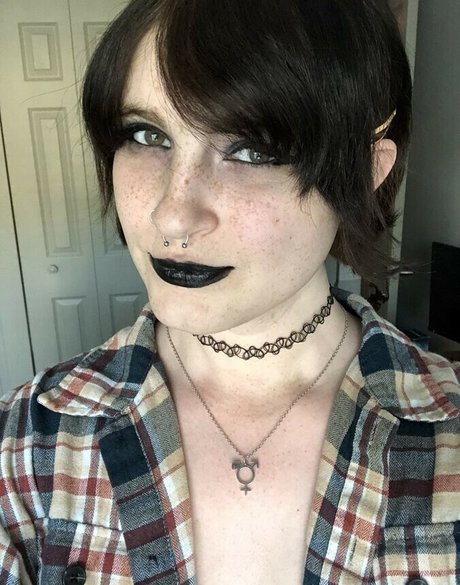 Scarlet Skeie pornstar beautiful photo