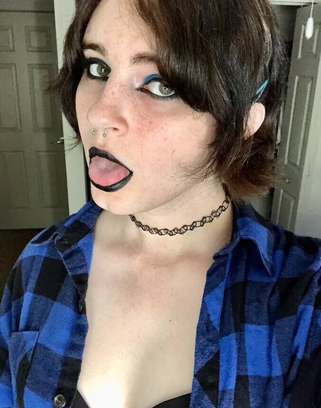 Scarlet Skeie free actress archive