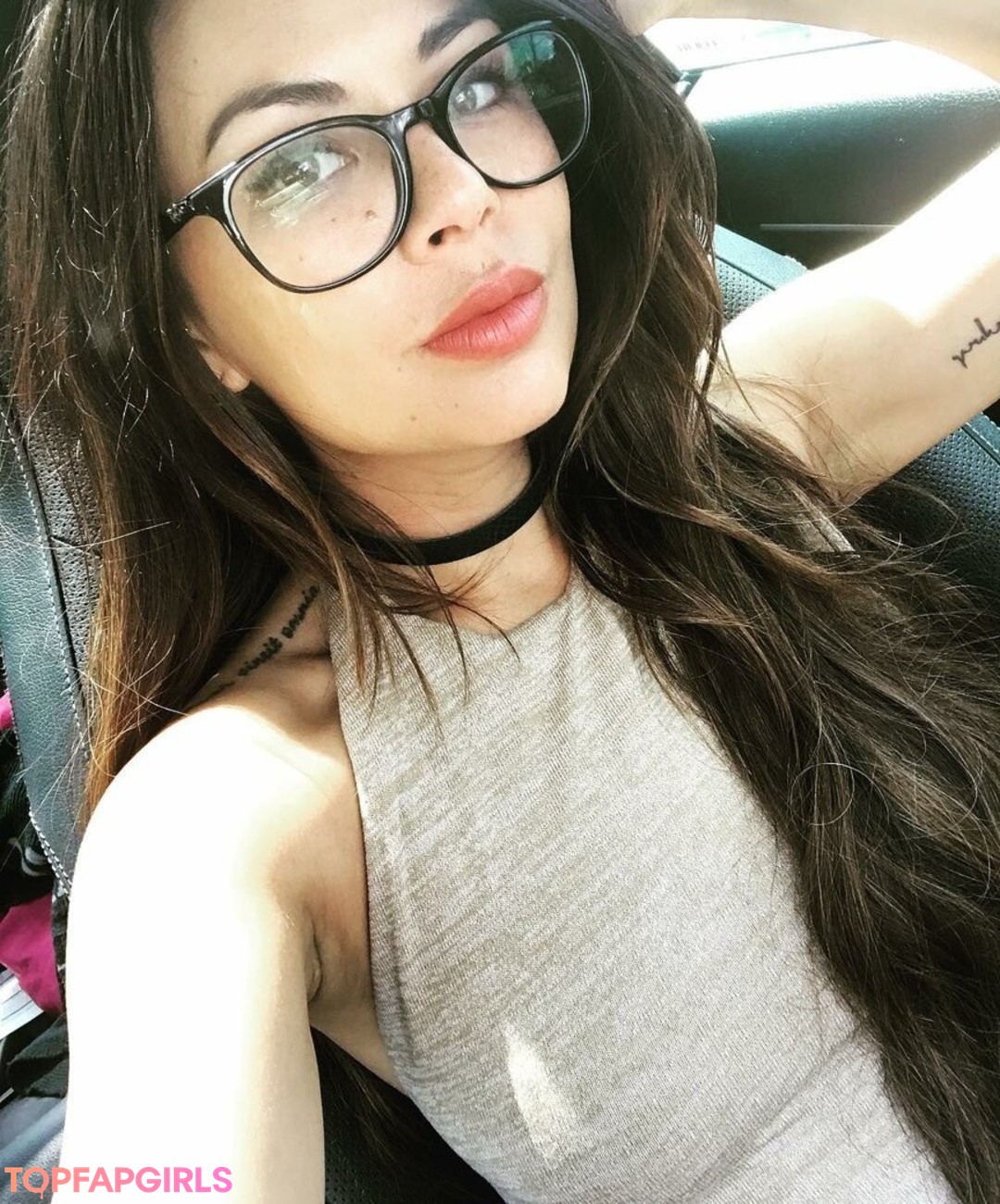 Janel Parrish star pretty pic